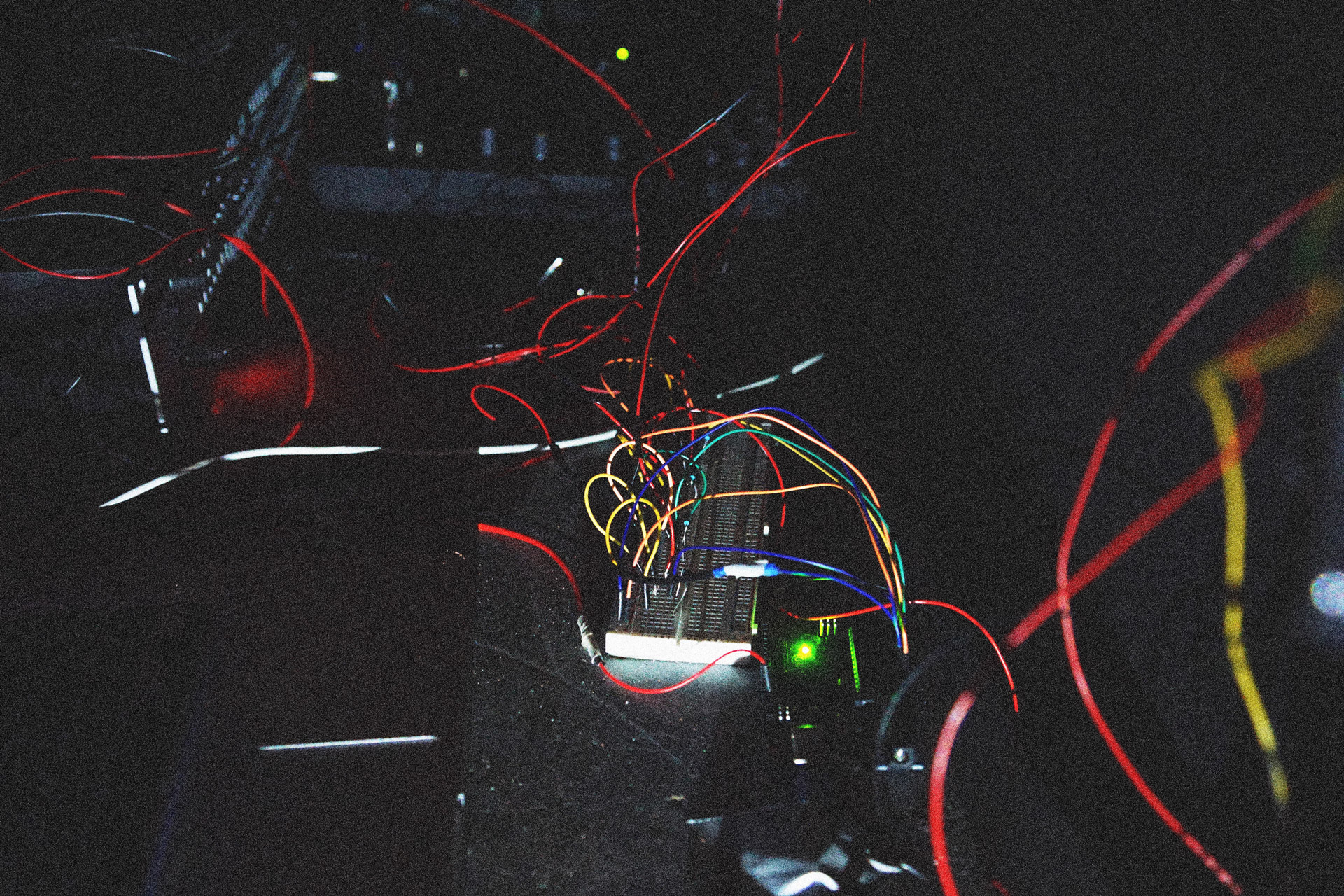 036M0001: view of cables, arduino, and sound technical details