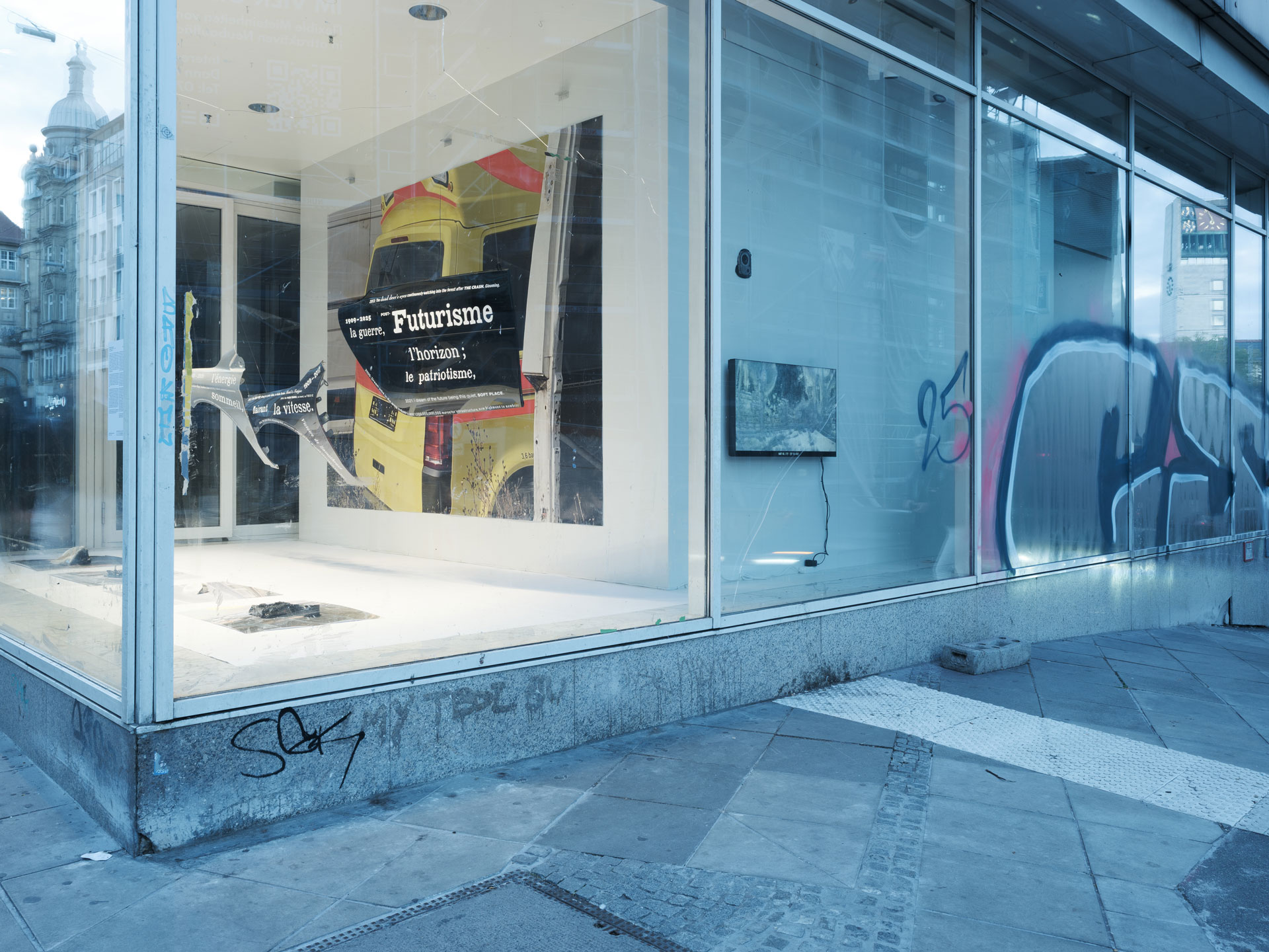 Post Motor City S exhibition view by Marvin Flores Unger, Stuttgart 2025, installation of sculptural objects and automotive materials